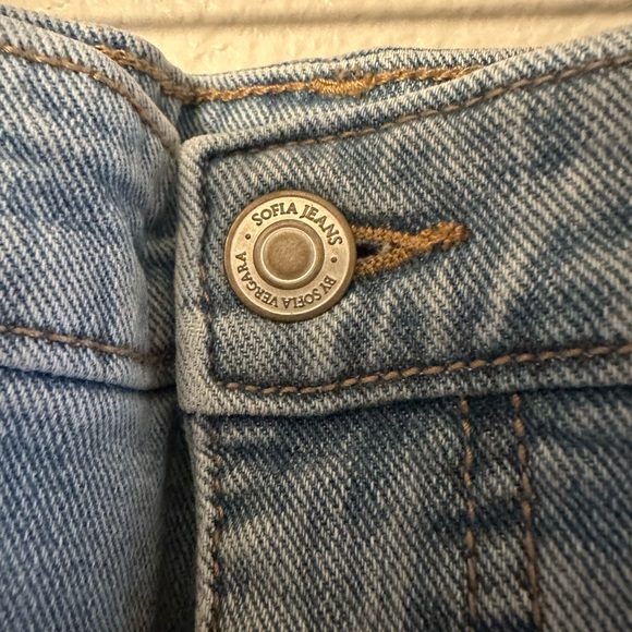 Sofia Jeans by Sofia Vergara | Lila Distressed Denim Shorts - Size 6 - Picture 2 of 5